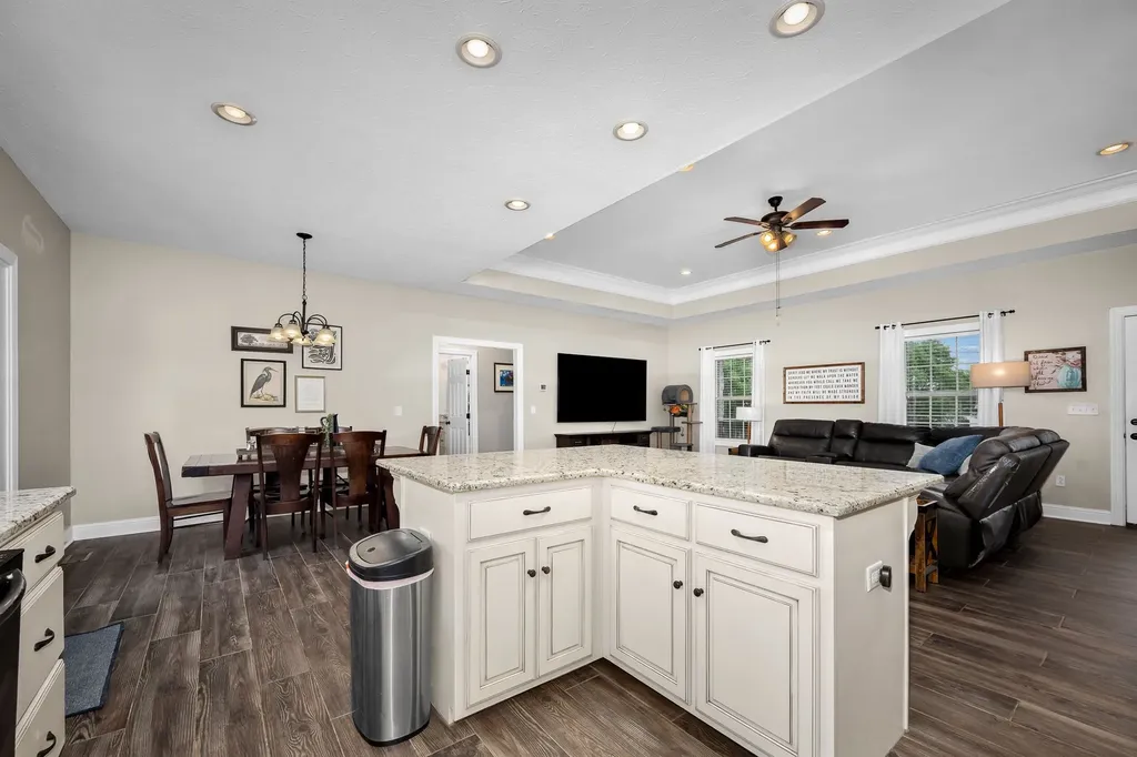 25 Bridle Path Lane Hartsville TN 37074