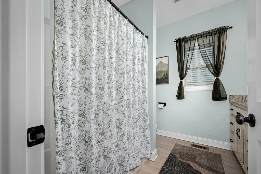 25 Bridle Path Lane Hartsville TN 37074