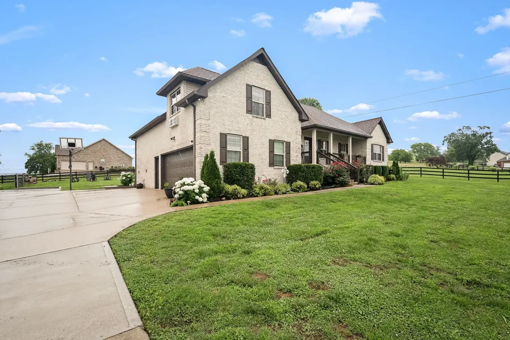 25 Bridle Path Lane Hartsville TN 37074