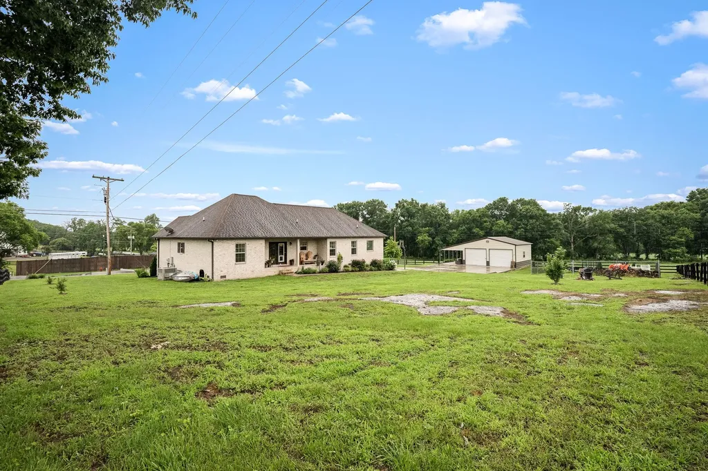 25 Bridle Path Lane Hartsville TN 37074