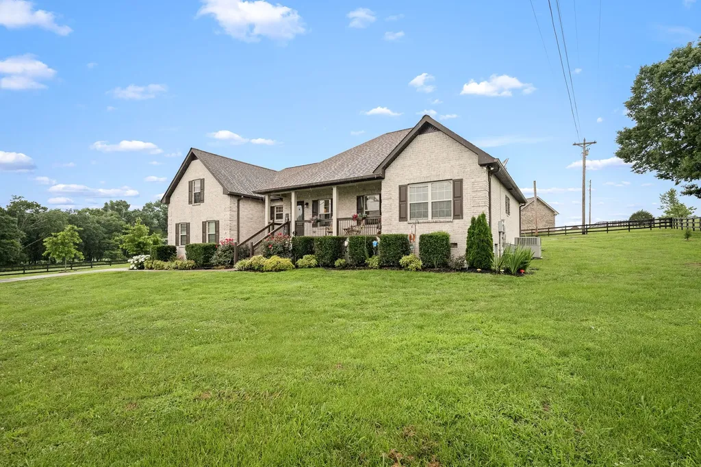 25 Bridle Path Lane Hartsville TN 37074