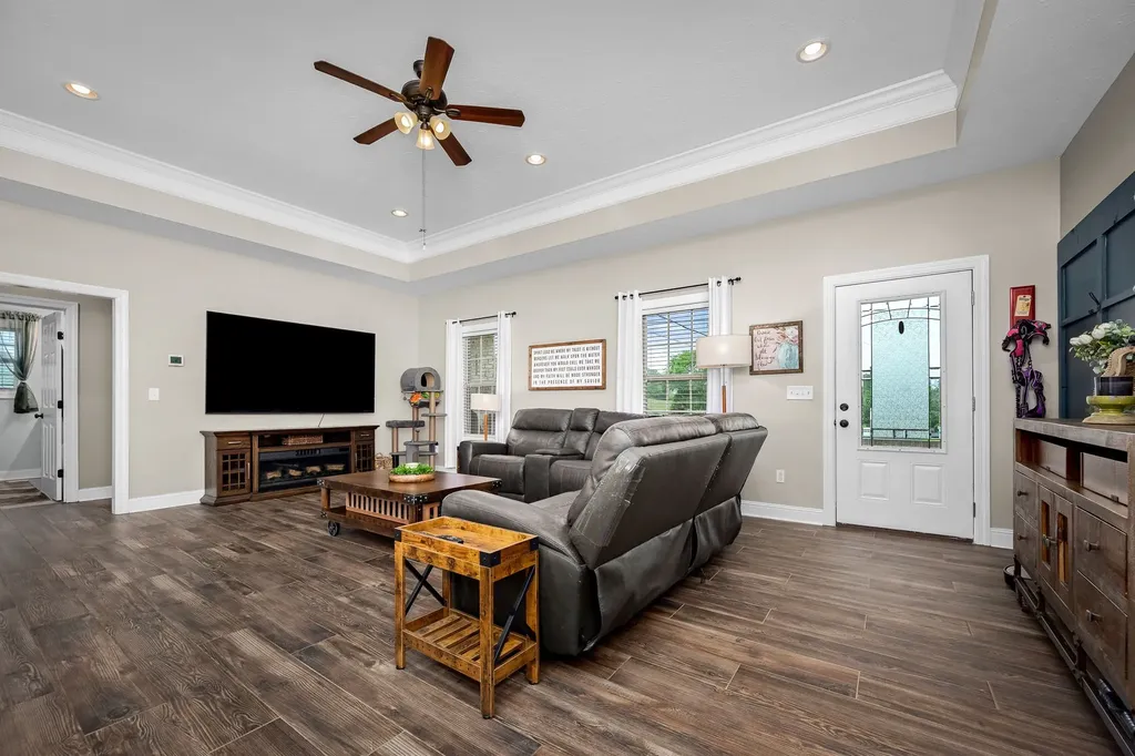 25 Bridle Path Lane Hartsville TN 37074