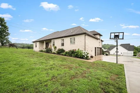 25 Bridle Path Lane Hartsville TN 37074