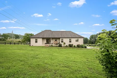 25 Bridle Path Lane Hartsville TN 37074