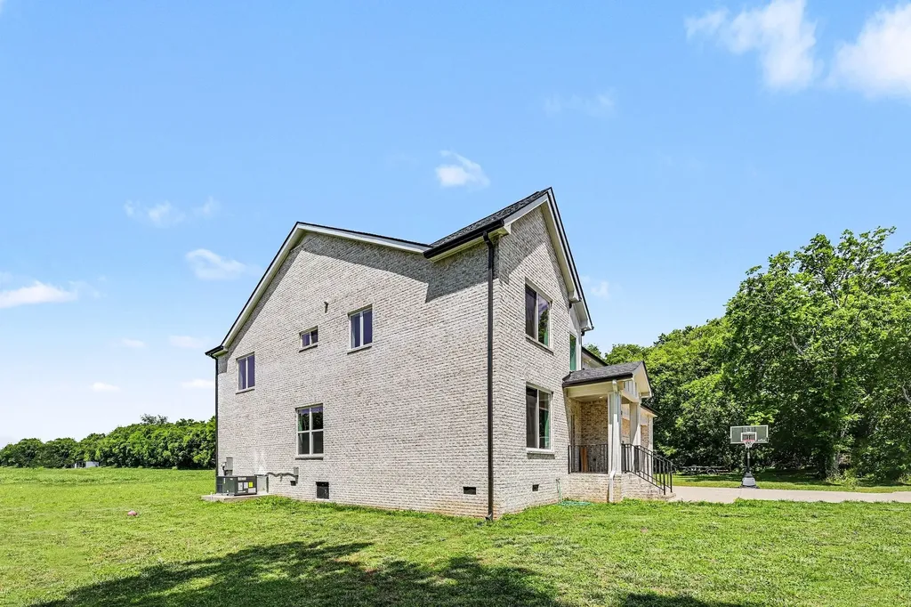 4129 Buck Matthews Road Columbia TN 38401