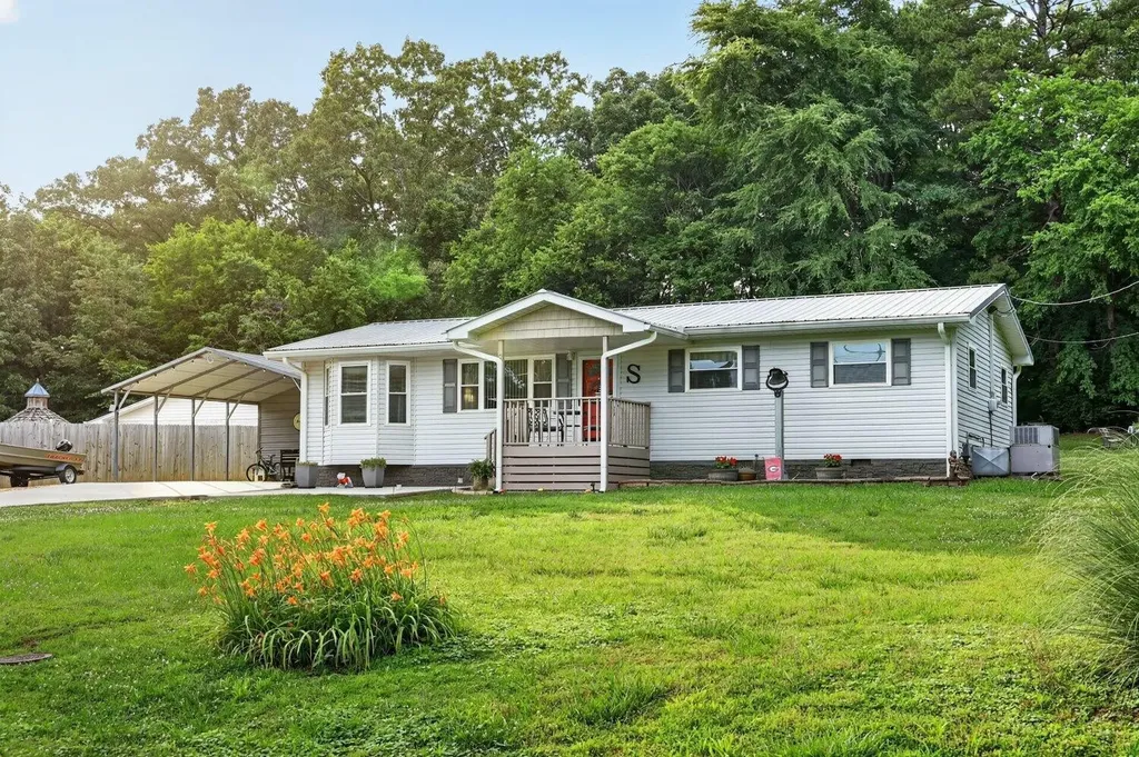 134 Oakwood Terrace Chickamauga GA 30707