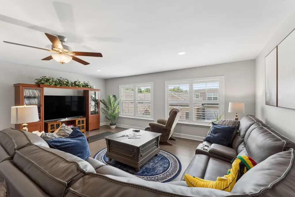 2423 Stonecenter Lane Murfreesboro TN 37128