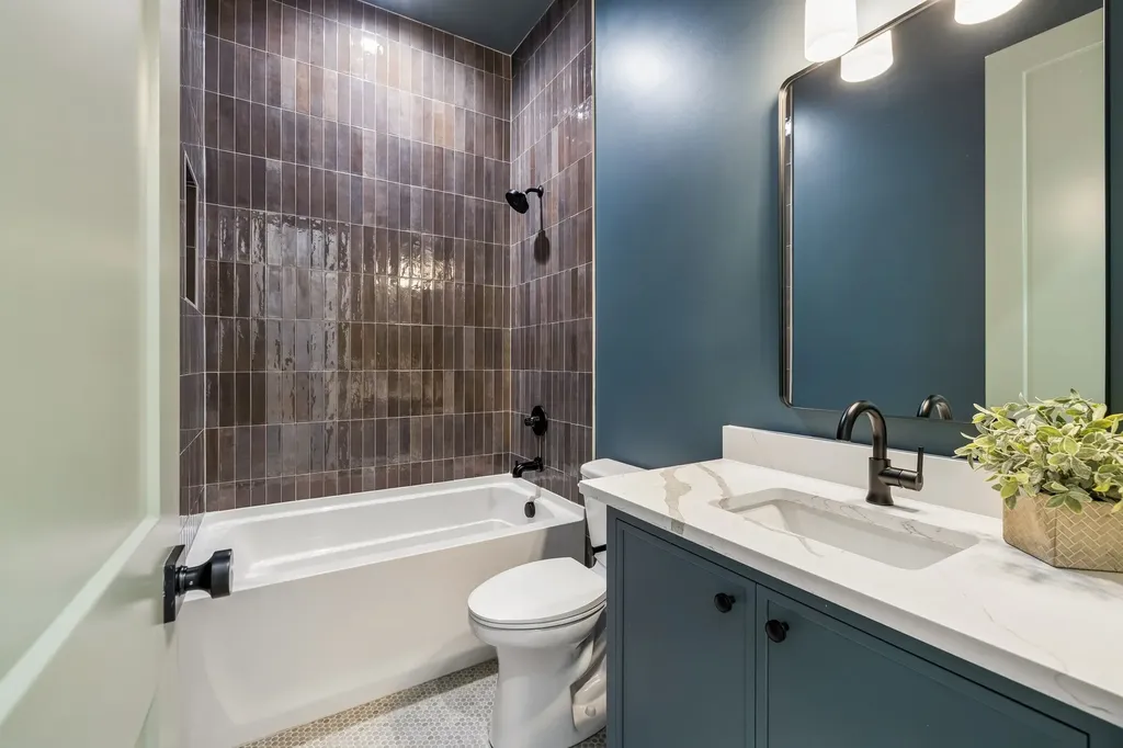 2434B Chapman Drive Nashville TN 37206