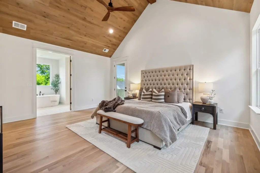 2434B Chapman Drive Nashville TN 37206