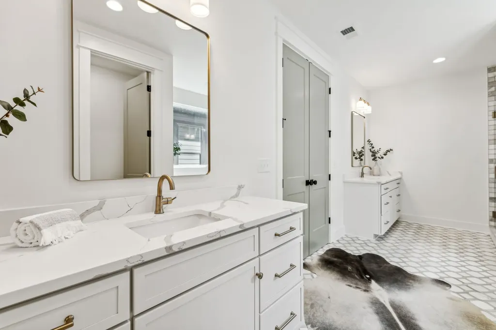 2434B Chapman Drive Nashville TN 37206