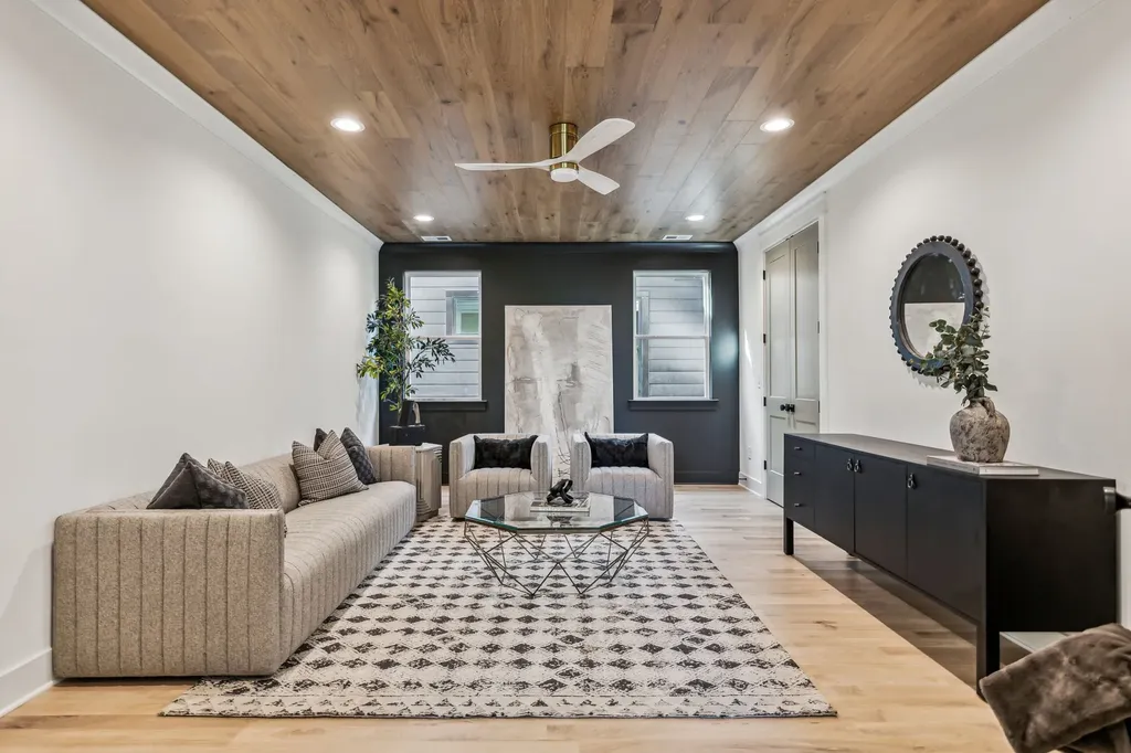 2434B Chapman Drive Nashville TN 37206