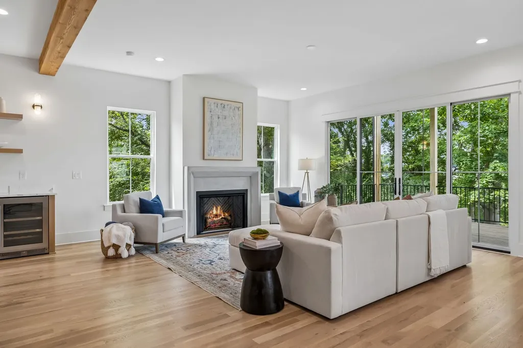 2434B Chapman Drive Nashville TN 37206
