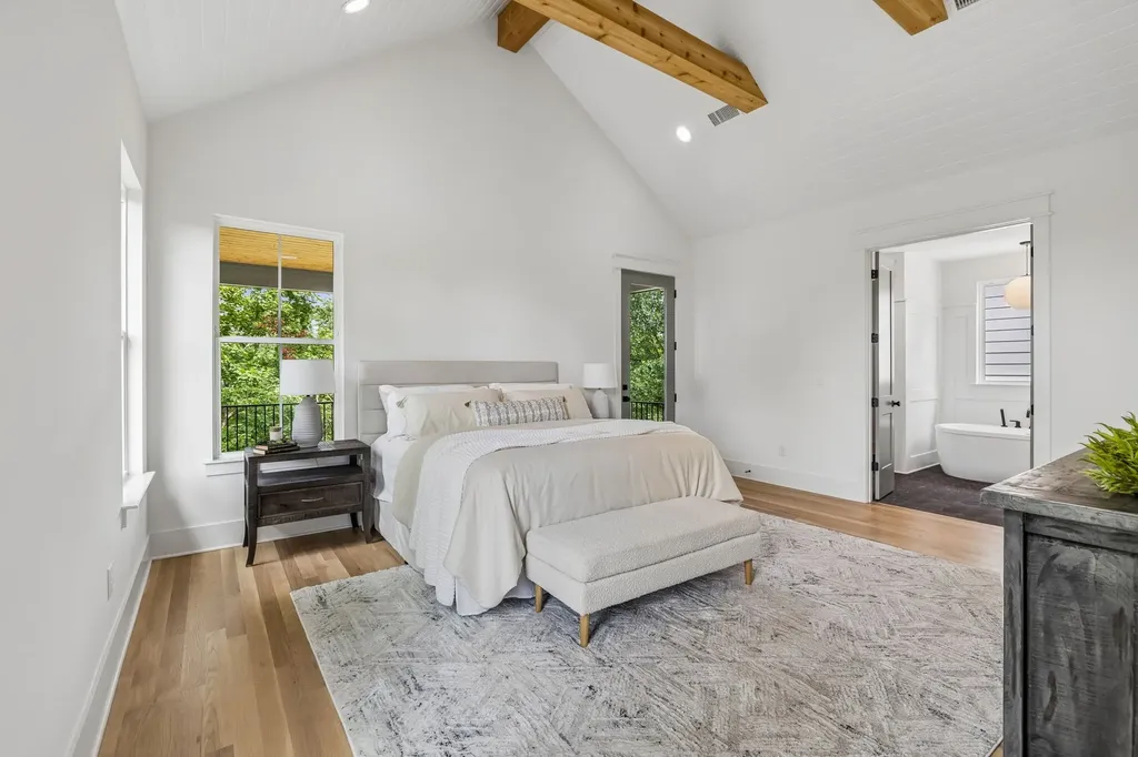 2434B Chapman Drive Nashville TN 37206