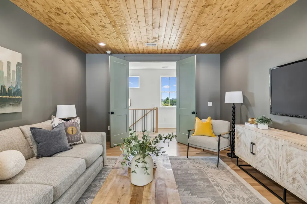 2434B Chapman Drive Nashville TN 37206