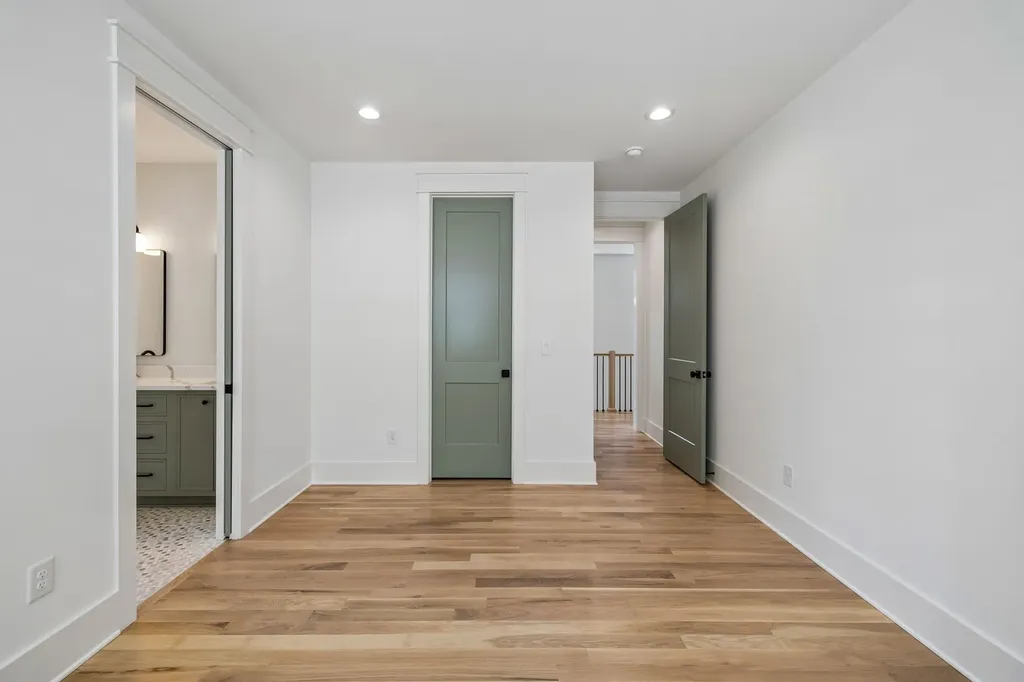2434B Chapman Drive Nashville TN 37206
