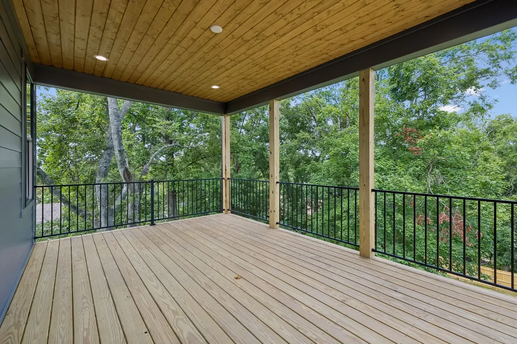 2434B Chapman Drive Nashville TN 37206