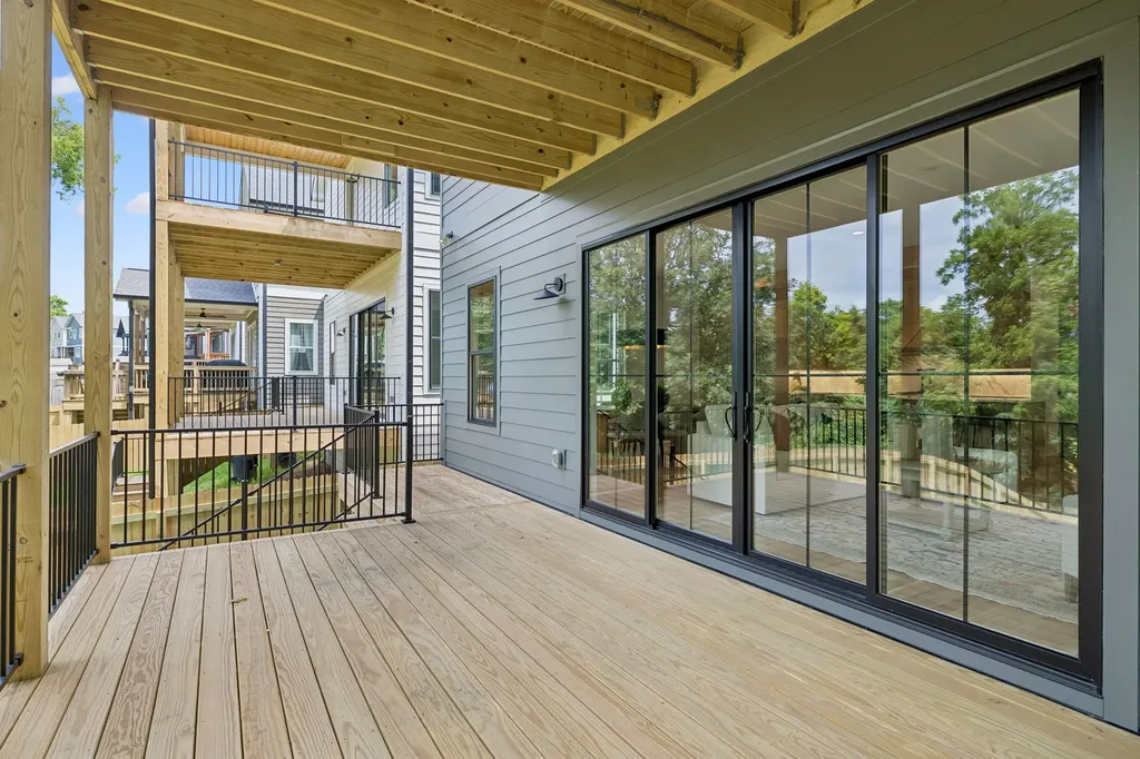 2434B Chapman Drive Nashville TN 37206