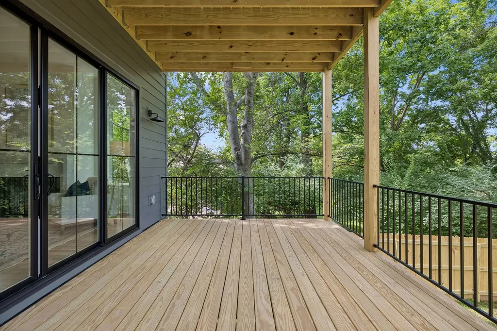 2434B Chapman Drive Nashville TN 37206