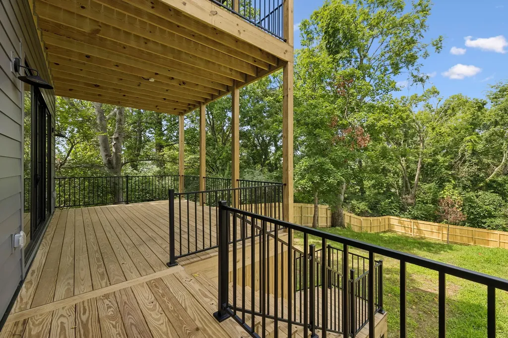 2434B Chapman Drive Nashville TN 37206