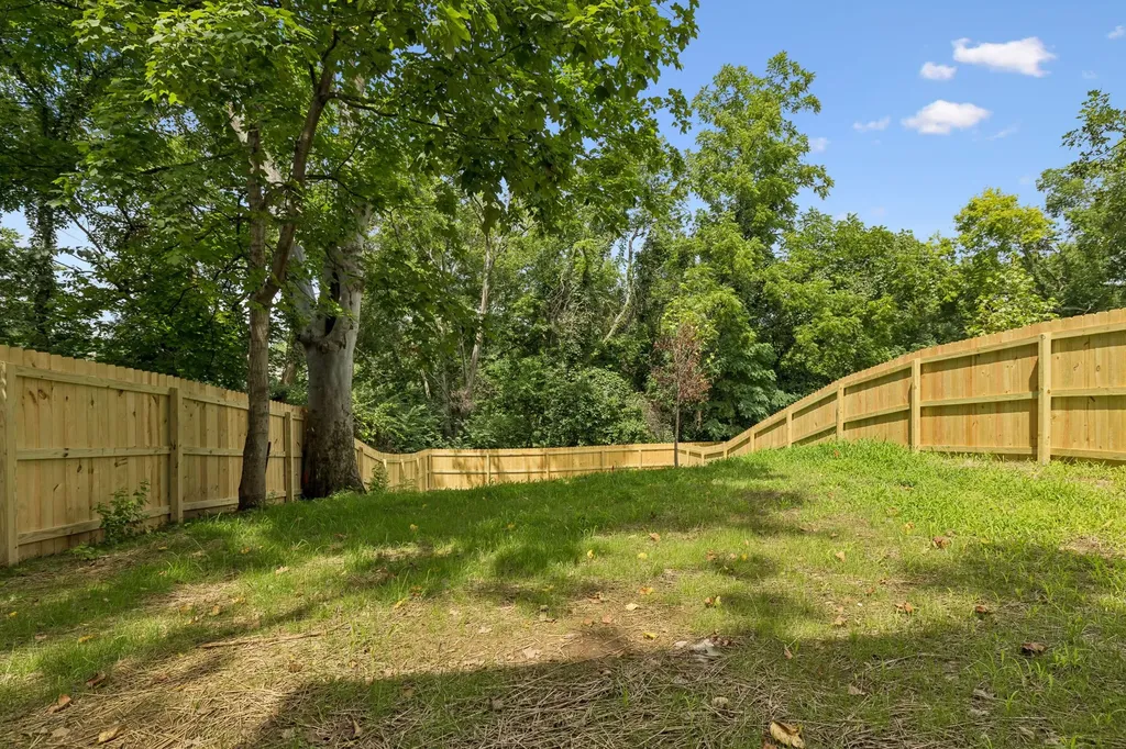2434B Chapman Drive Nashville TN 37206