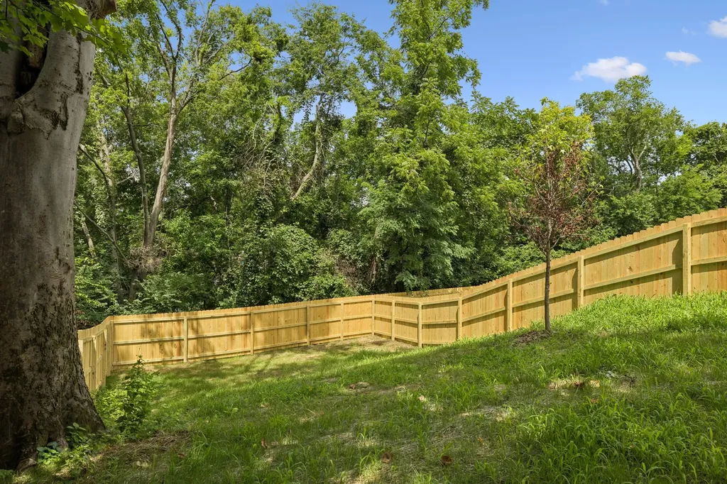 2434B Chapman Drive Nashville TN 37206