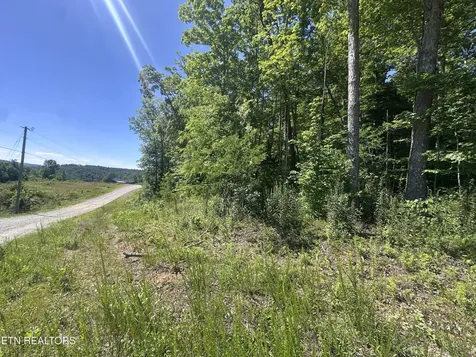 1020 Tomahawk Road Jamestown TN 38556
