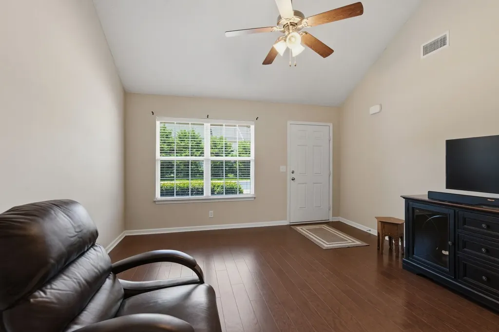 1913 Calydon Court Murfreesboro TN 37128
