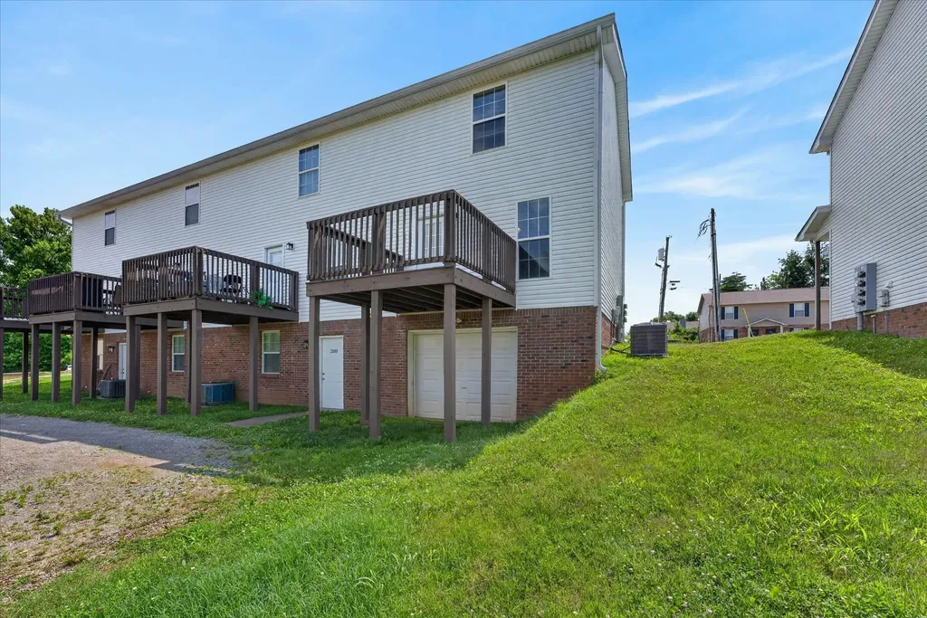 2072 Tynewood Drive Clarksville TN 37042