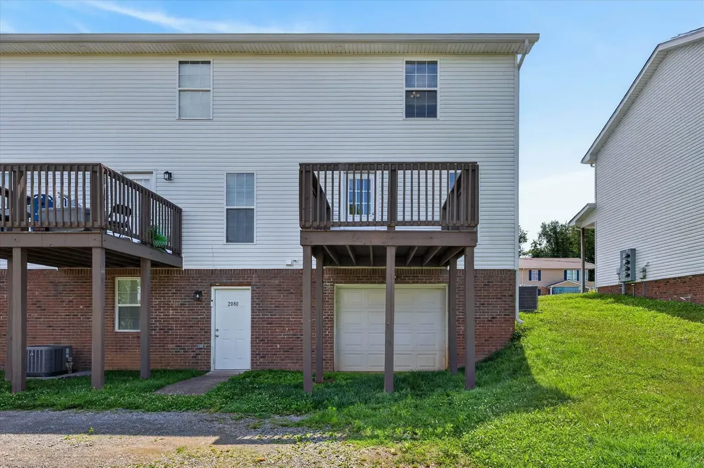 2072 Tynewood Drive Clarksville TN 37042