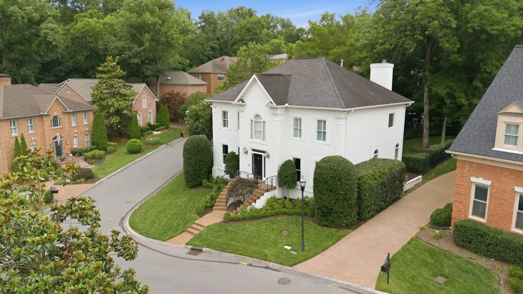 11 Thorndale Court Nashville TN 37215