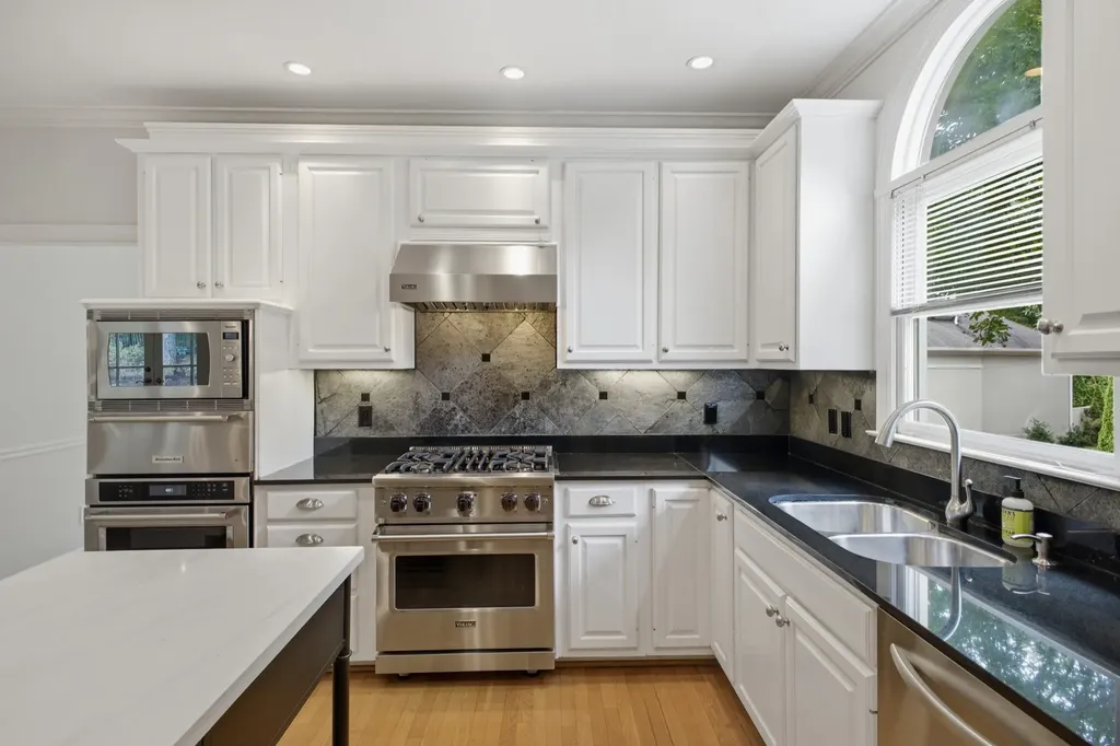 11 Thorndale Court Nashville TN 37215