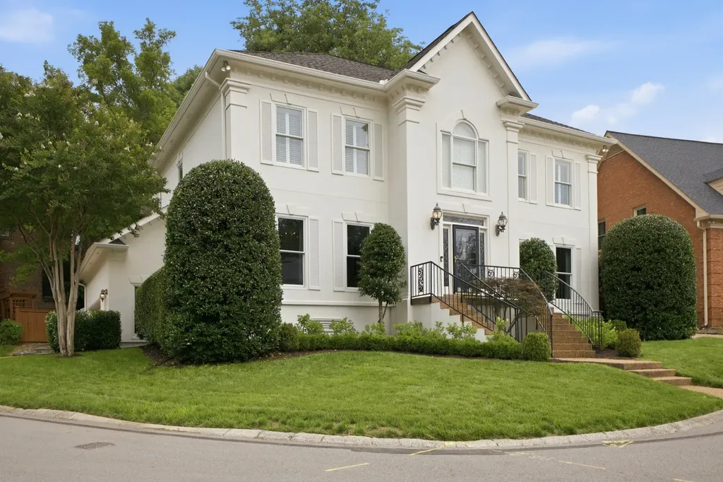 11 Thorndale Court Nashville TN 37215