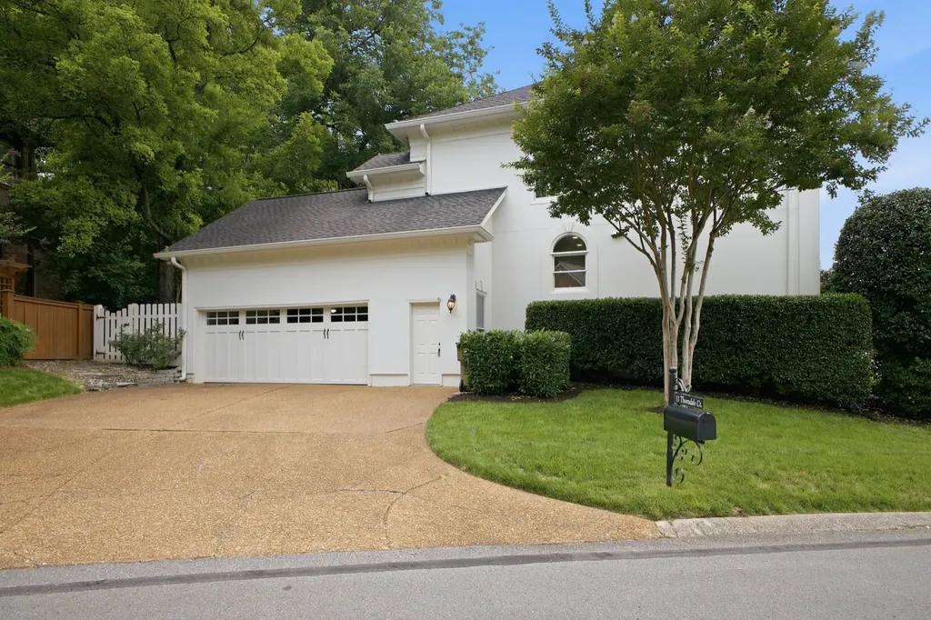 11 Thorndale Court Nashville TN 37215