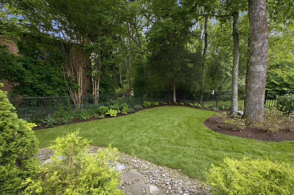 11 Thorndale Court Nashville TN 37215
