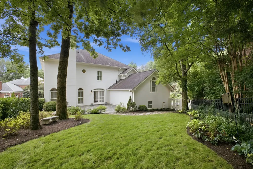 11 Thorndale Court Nashville TN 37215