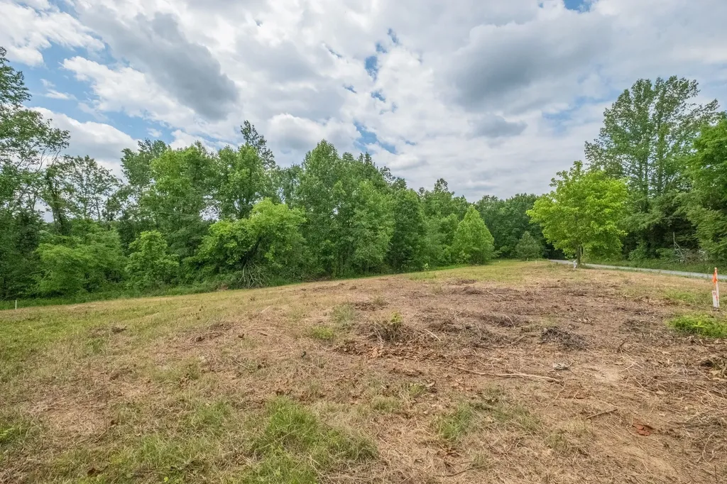 8489 Hoskins Hollow Road Westmoreland TN 37186