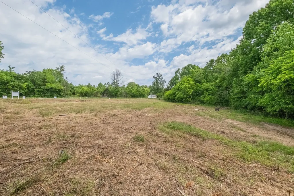 8489 Hoskins Hollow Road Westmoreland TN 37186