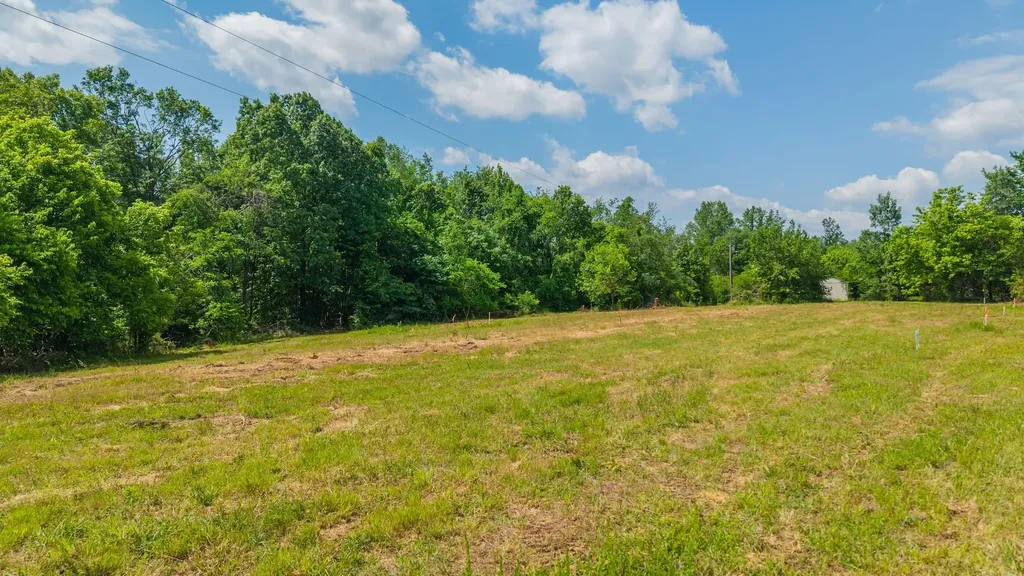 8489 Hoskins Hollow Road Westmoreland TN 37186