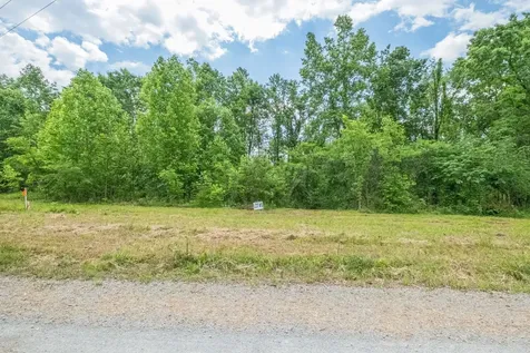 8489 Hoskins Hollow Road Westmoreland TN 37186