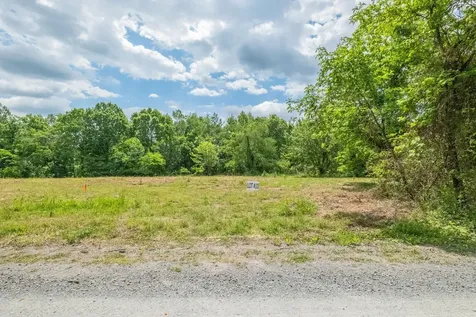 8489 Hoskins Hollow Road Westmoreland TN 37186