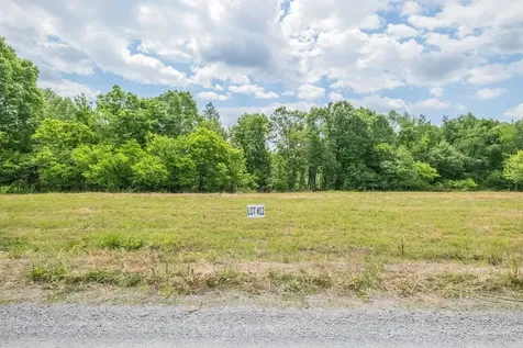 8489 Hoskins Hollow Road Westmoreland TN 37186