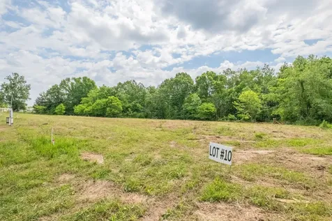 8489 Hoskins Hollow Road Westmoreland TN 37186