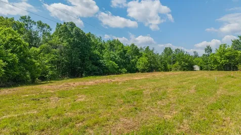 8489 Hoskins Hollow Road Westmoreland TN 37186