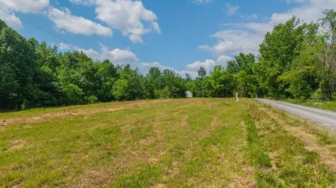 8489 Hoskins Hollow Road Westmoreland TN 37186