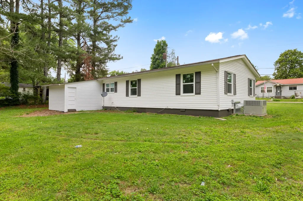 225 Vine Circle Loretto TN 38469