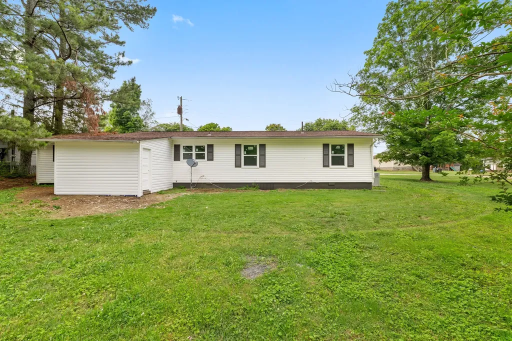 225 Vine Circle Loretto TN 38469