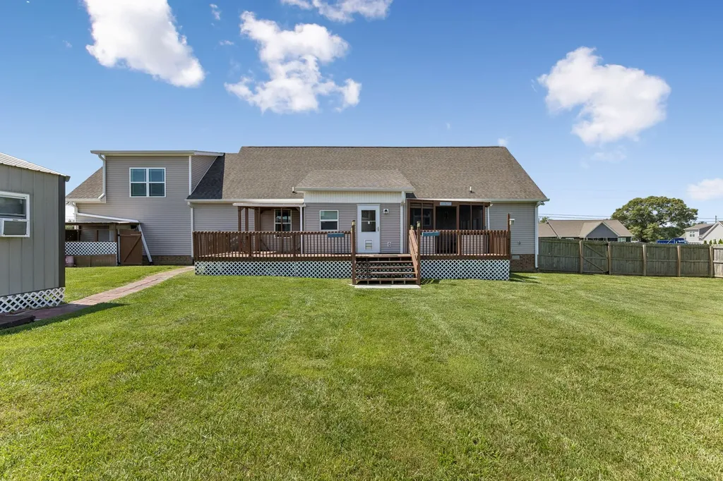 957 Richland Farms Drive Manchester TN 37355
