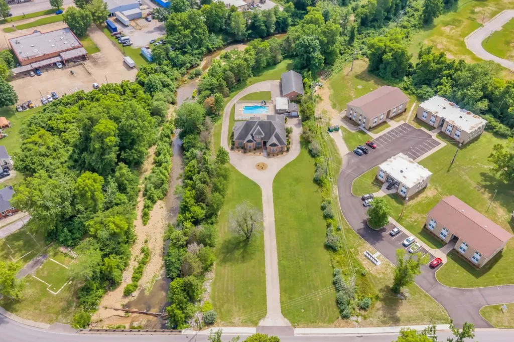 202 North Clydeton Road Waverly TN 37185
