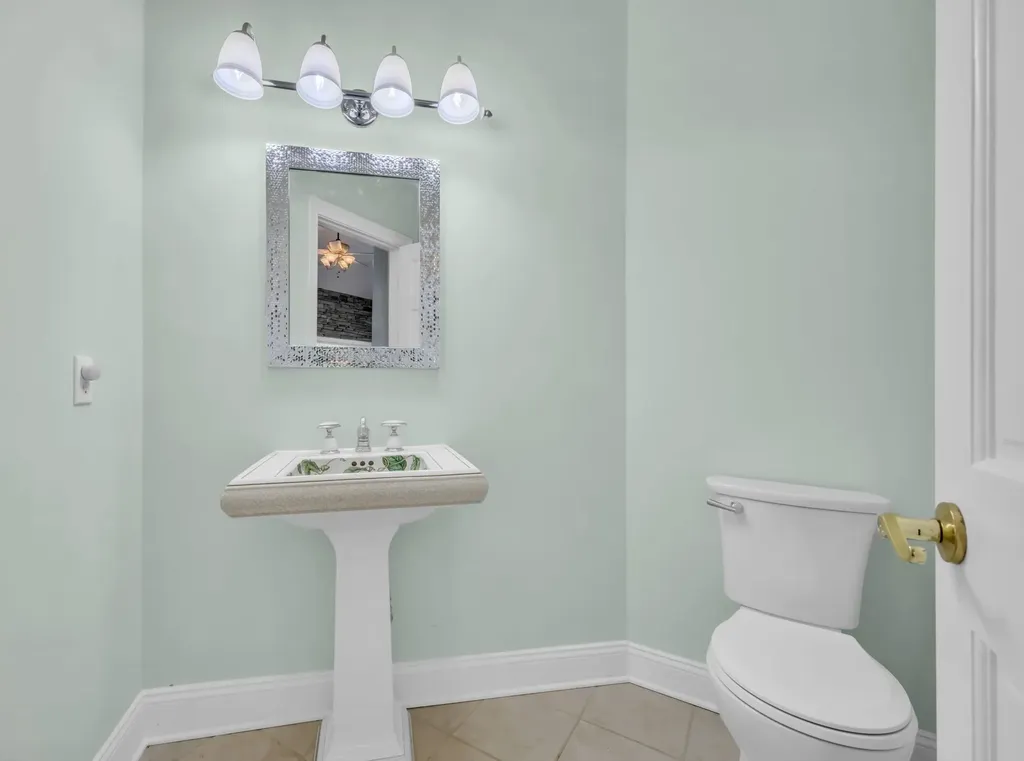 202 North Clydeton Road Waverly TN 37185