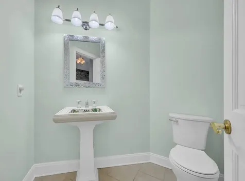 202 North Clydeton Road Waverly TN 37185